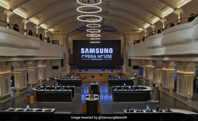 World's 'Largest' Mobile Experience Centre In Bengaluru 