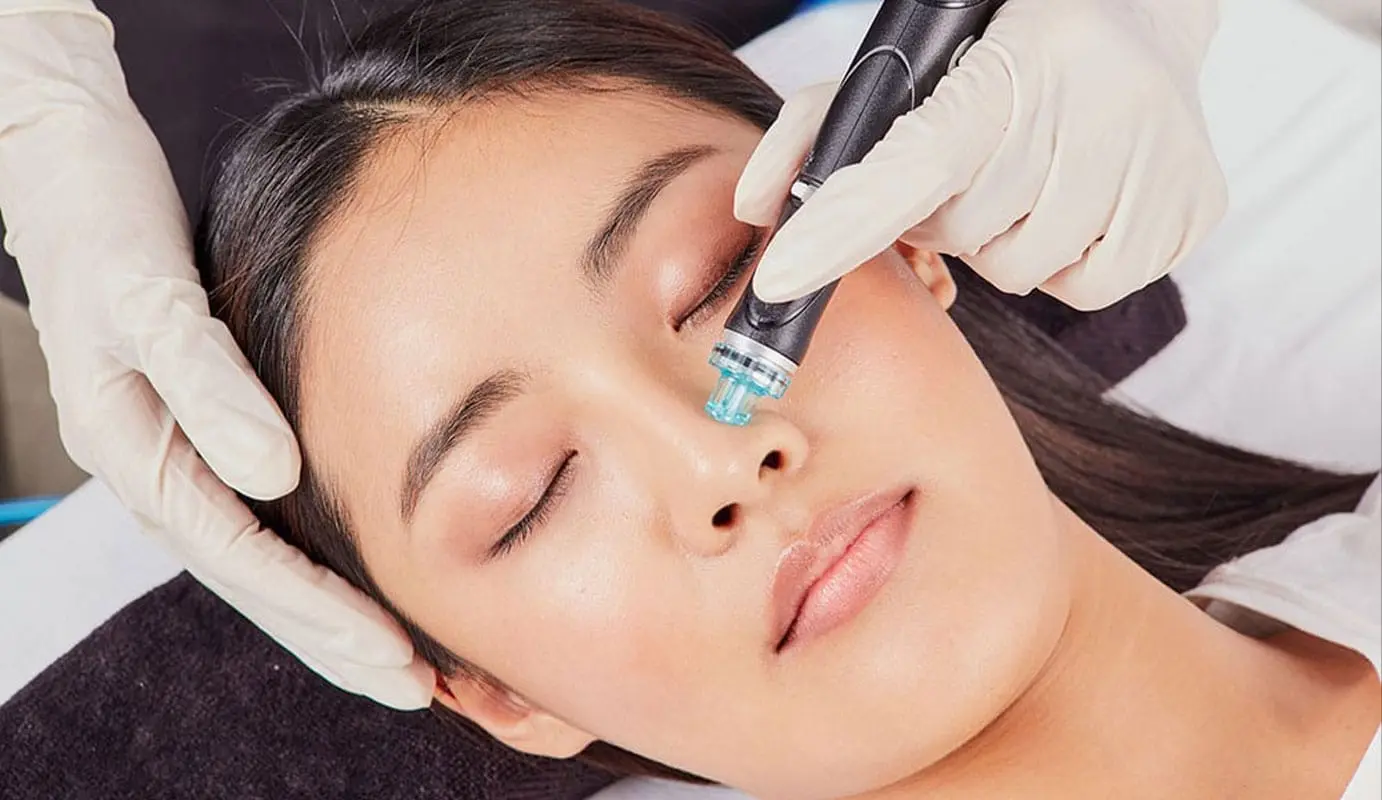 How Does Hydrafacial in Dubai Infuse Complexion With Natural Energy?