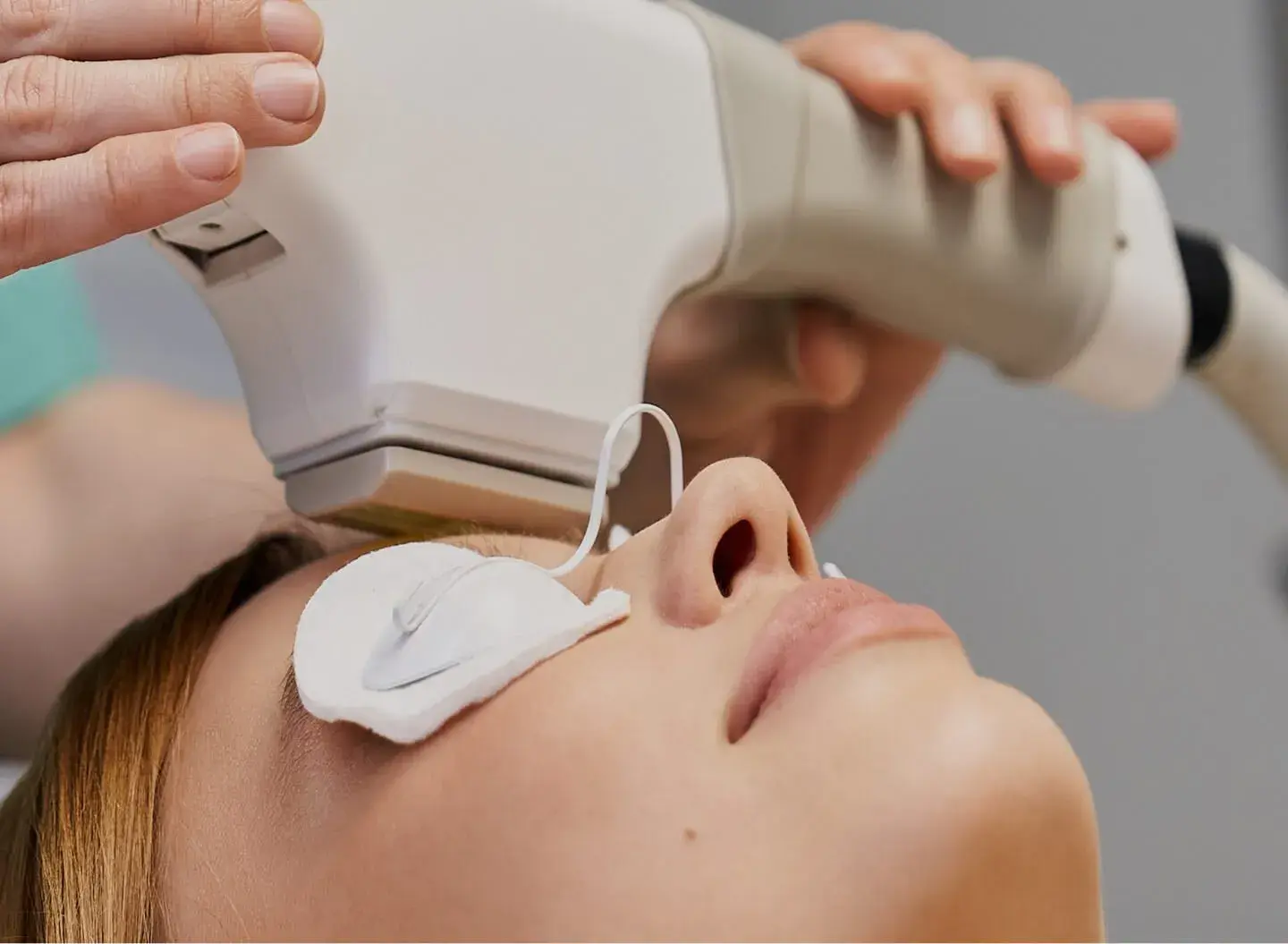 Can HIFU Treatment Lift Face Neck And Cheeks For Stunning Contours Instantly Fast