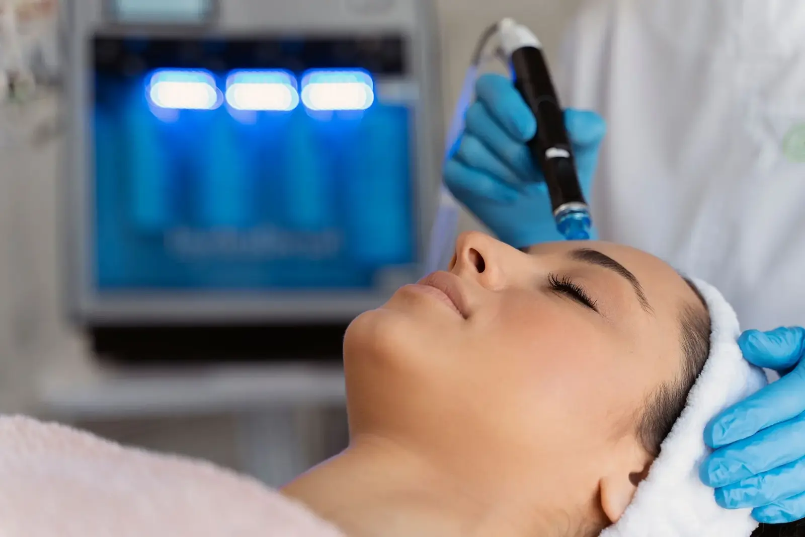 Can HydraFacial Really Transform Your Skin Instantly?