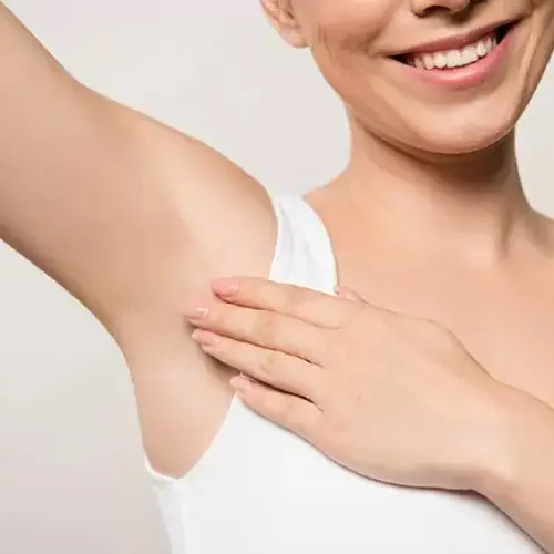 How Does Laser Carbon Peel Brighten Dark Underarms?