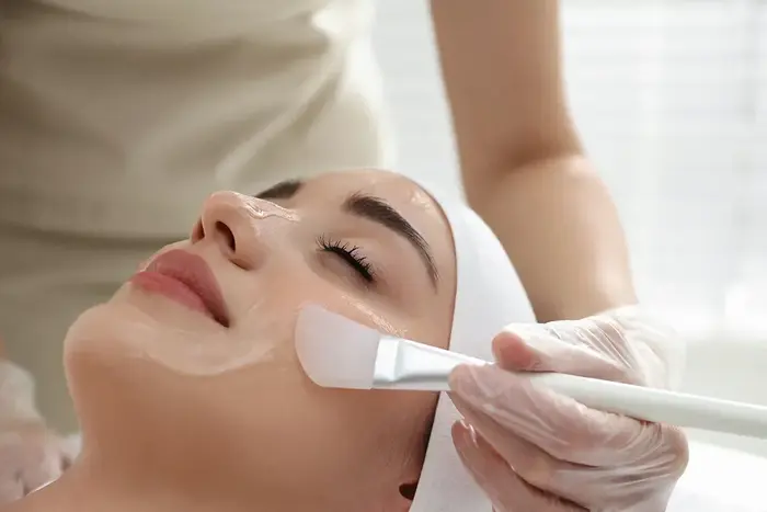 How Does Glycolic Acid Peel Help Reduce Fine Lines?
