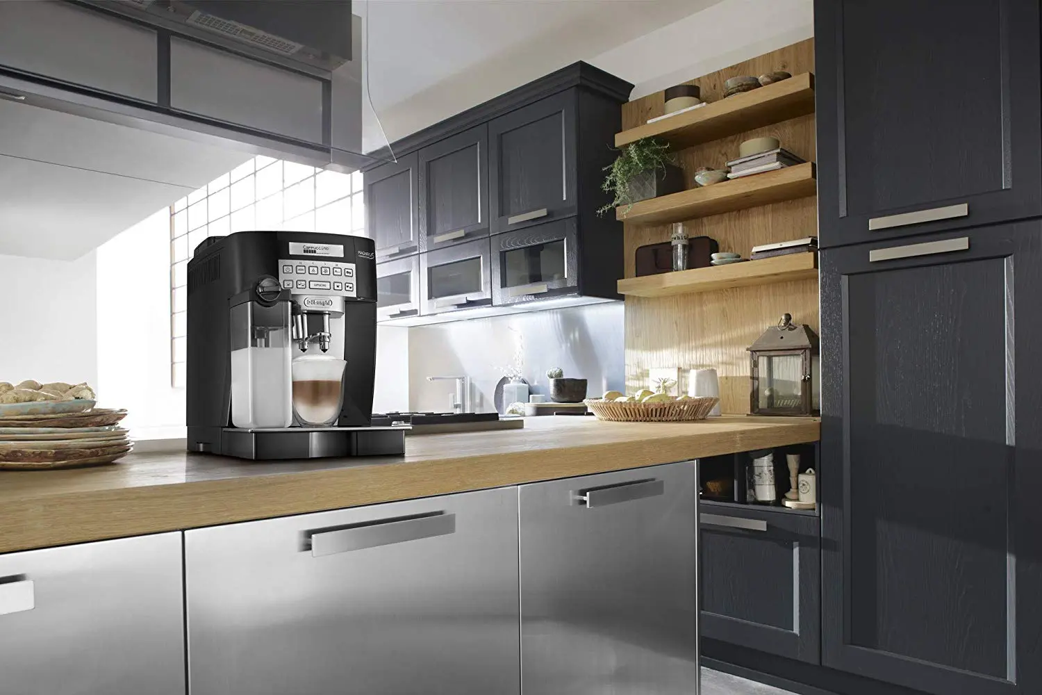 De'Longhi ECAM 22.360.B Bean to Cup Coffee Machine, Plastic, 1450 W, 1.8 liters