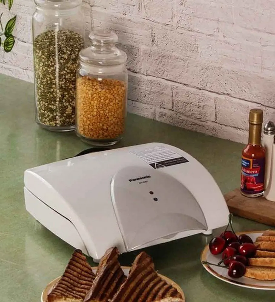 Panasonic NF-GW1 760-Watt 4-Slice Sandwich Maker