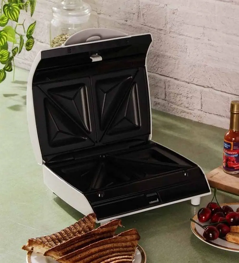 Panasonic NF-GW1 760-Watt 4-Slice Sandwich Maker