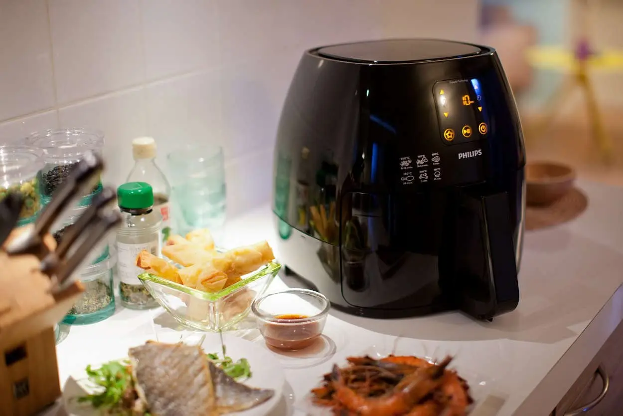 Philips Avance Collection XL Air Fryer With Rapid Air technology HD9240/91, Multicooker 1.2kg, Digital screen, Recipe booklet, Unique design for delicious and low-fat cooking results, , Black.