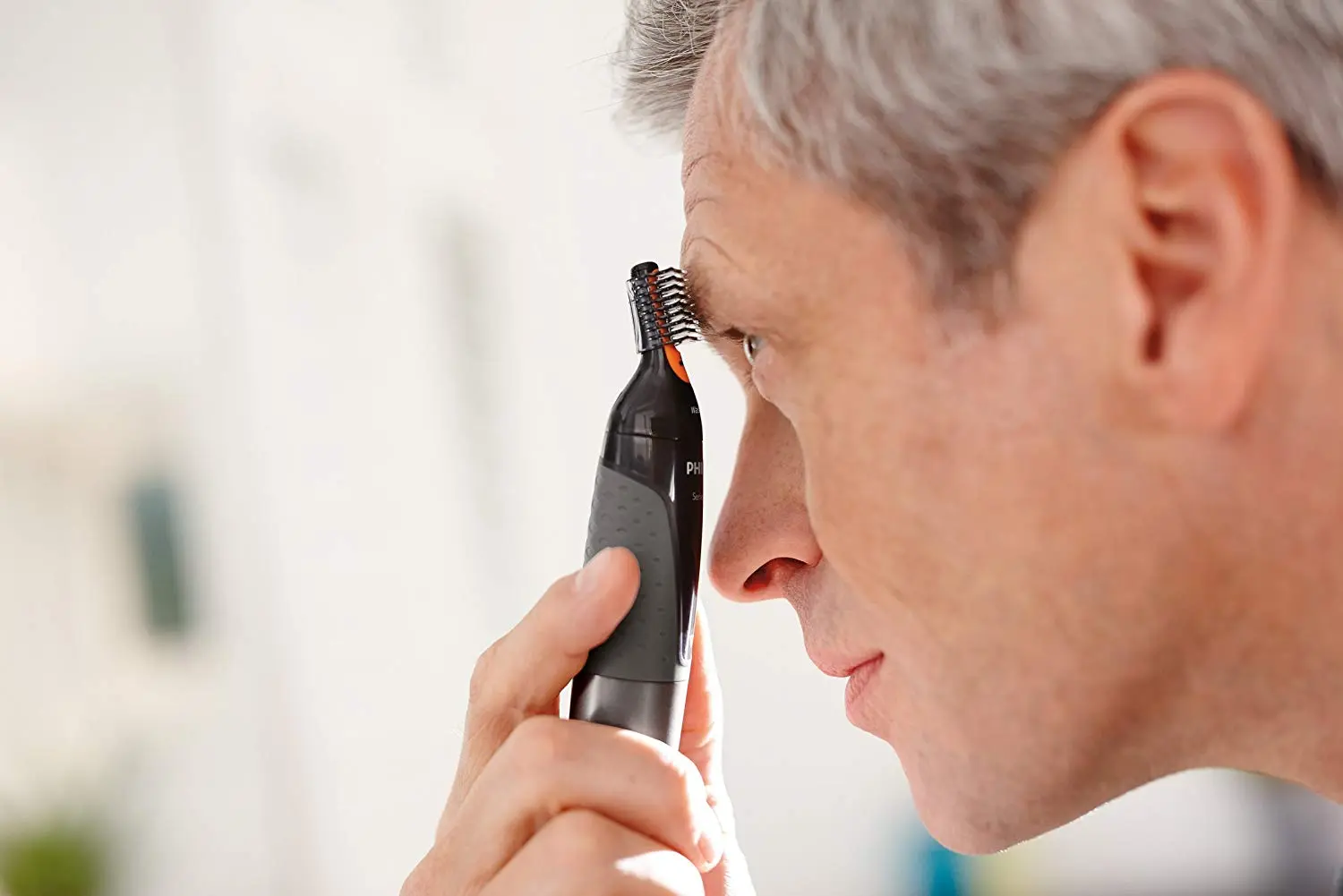 Philips NT3160/10 Nose Hair, Ear Hair and Eyebrow Trimmer Series 3000