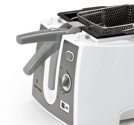Black & Decker 1800 watt Deep Fryer with Digital Timer - EF2750