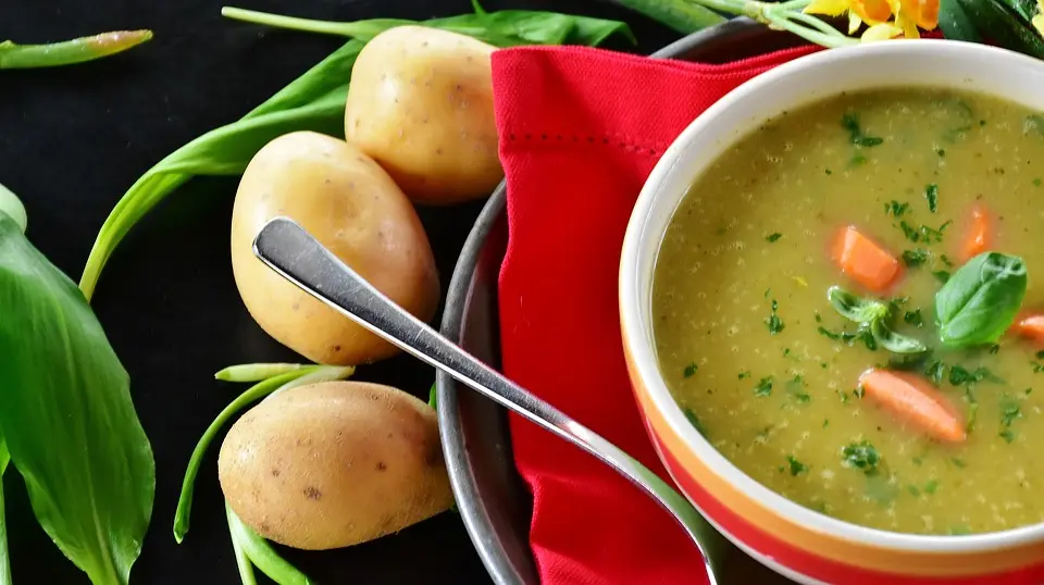 Sweet corn chicken soup
