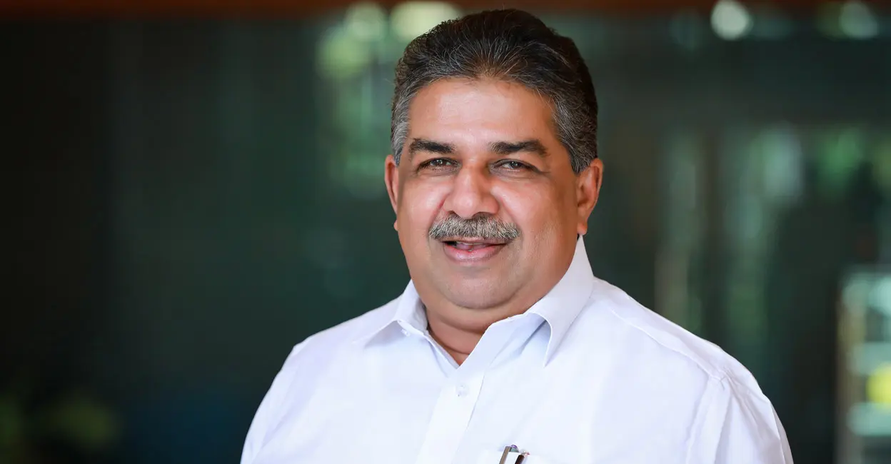 കൊവിഡ് വ്യാപനം കുറഞ്ഞാൽ തീയറ്ററുകൾ ഉടൻ തുറക്കും : സജി ചെറിയാൻ