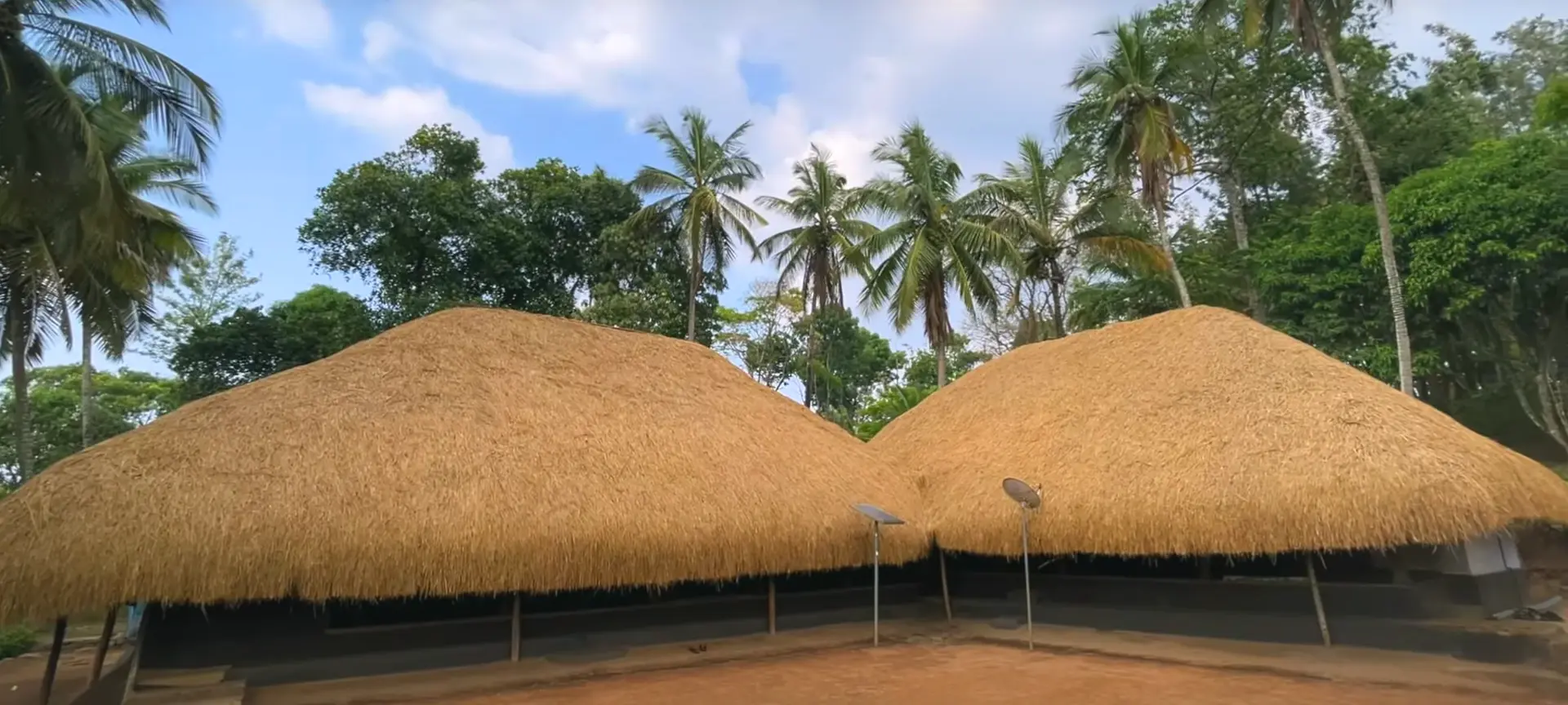 ഒരു കോടി വില പറഞ്ഞിട്ടും കൊടുക്കാത്ത 100 വര്ഷം പഴക്കമുള്ള പുല്വീട്