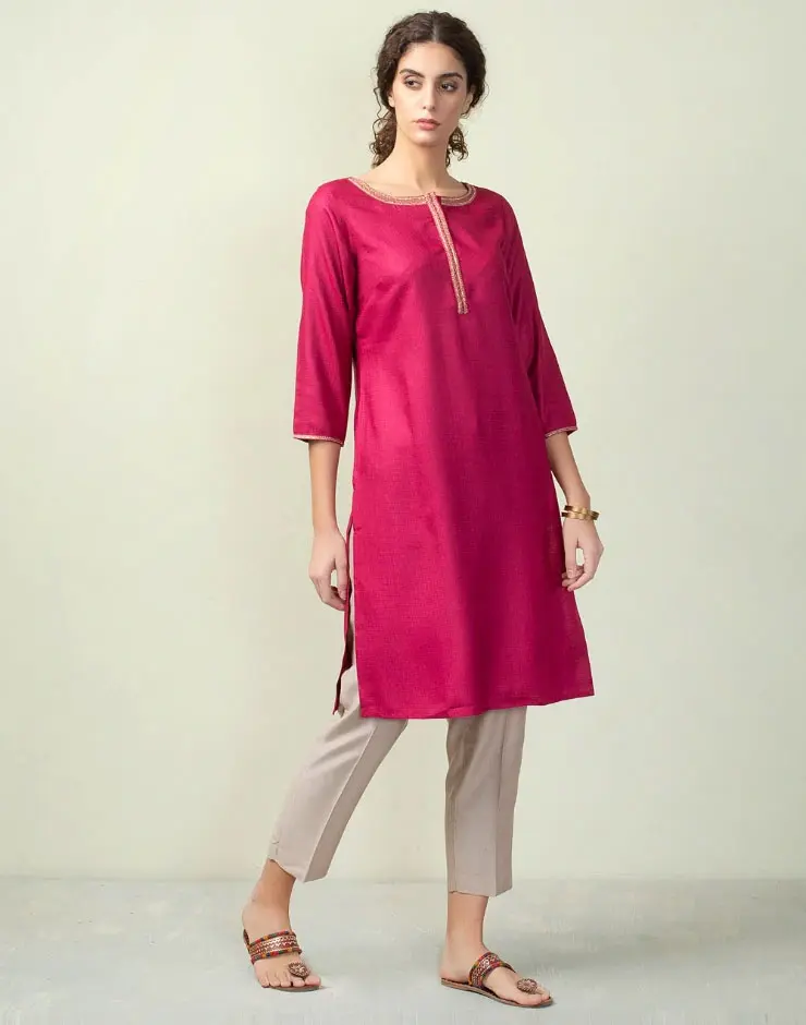 FabIndia Viscose Tussar Dobby Knee Length Kurta