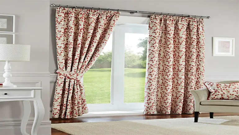 PLEATED CURTAIN