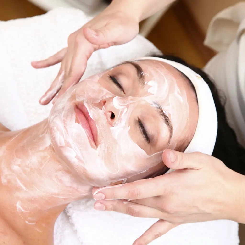 How Does a Deep Cleansing Facial Clean the Skin Thoroughly?