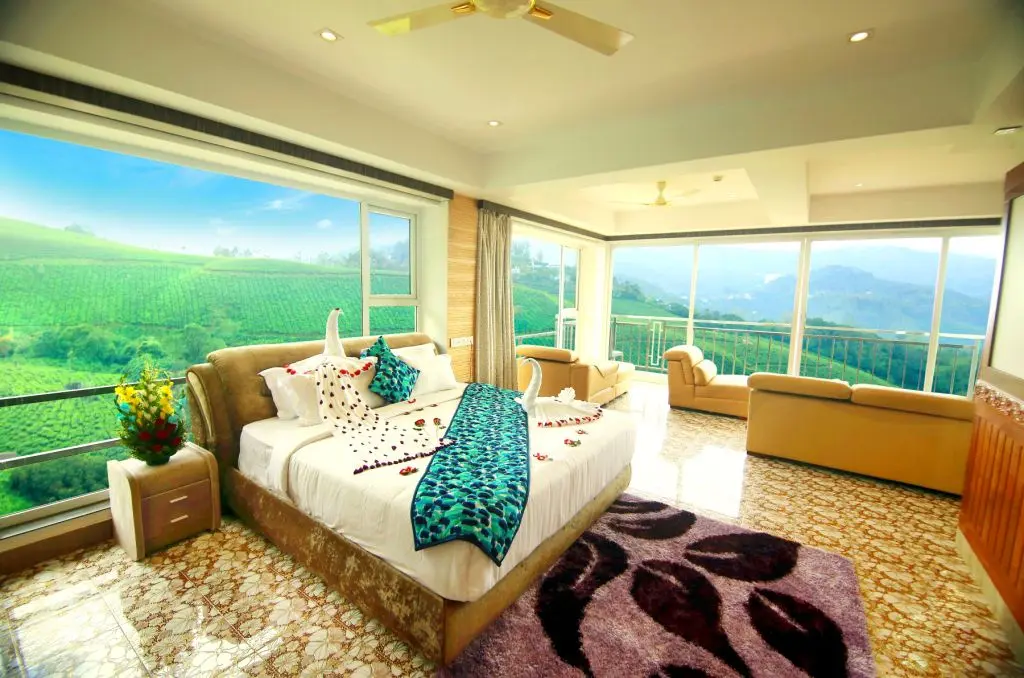 BEDROOM SET