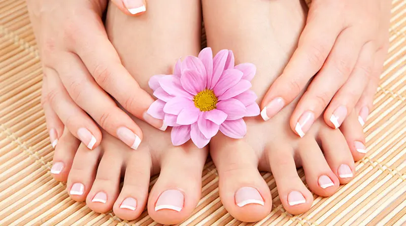 PEDICURE & MANICURE