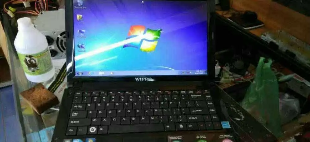 Intel core i5 laptop 4 GB RAM 320 GB Harddisk 14"