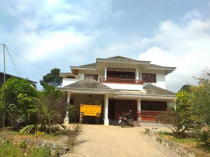 MUNNAR nearest to thokkupara 25 cent withhouse