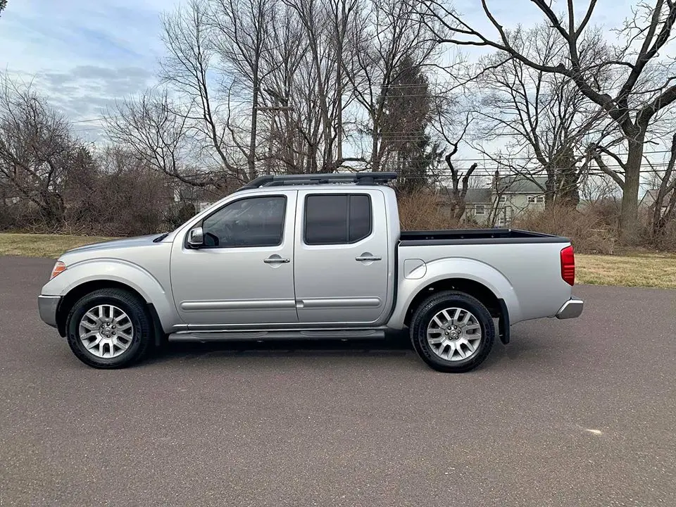 Nissan Frontier LE 4x4 2010
