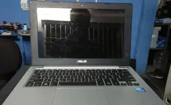 Asus notebook x201E. Intel Colton pro. 2gb ram