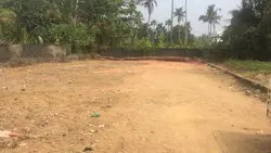 ആലുവ - പറവൂർ റൂട്ടിൽ മാളികംപീടികയിൽ വീട് വെക്കാൻ അനുയോജ്യമായ 14 സെന്റ് ഭൂമി