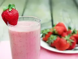 Strawberry shake with Ice Cream