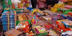വിഷുവിന്റെ വരവറിയിച്ച് പടക്ക വിപണി സജീവം