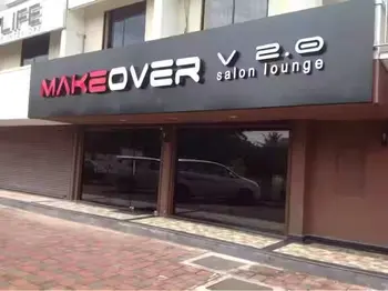 Makeover Salon Lounge