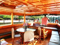 Houseboat Cruise