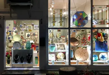Red Tulip Gallery